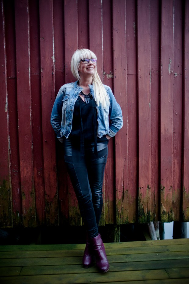 Som stylecoach er min hovedvisjon å finne ut hvem du er og hva slags stil og farger som passer til nettopp deg. Det er dette som skiller meg fra andre «mote-eksperter». Det handler om så mye mer enn mote, det handler først og fremst om å bli kjent med personen bak klærne. Jeg liker forvandlinger og forbedringer hos alle mennesker, så lenge man tar utgangspunkt i hvem de er, og hvordan de ønsker å framstå.