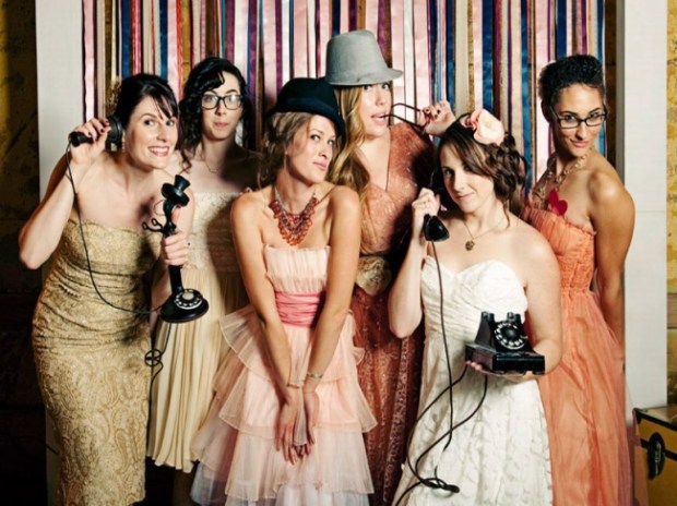 vintage_clothing_for_the_bridesmaids_kzois