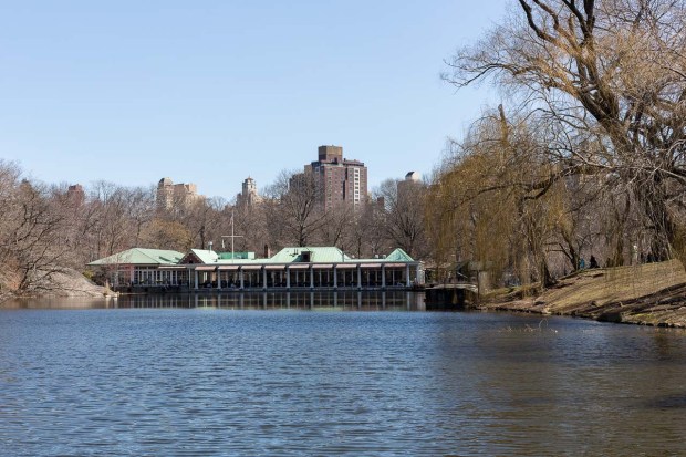 boat-house-restaurant-central-park-manhattan-new-york
