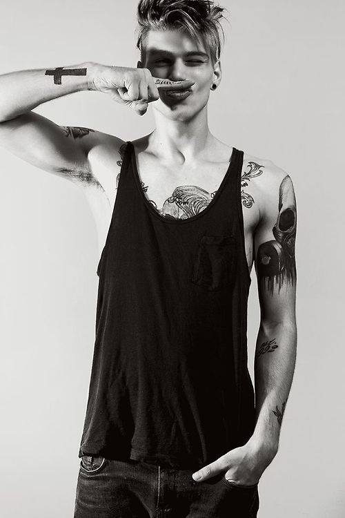 1495511_560654457361135_1491429573_n